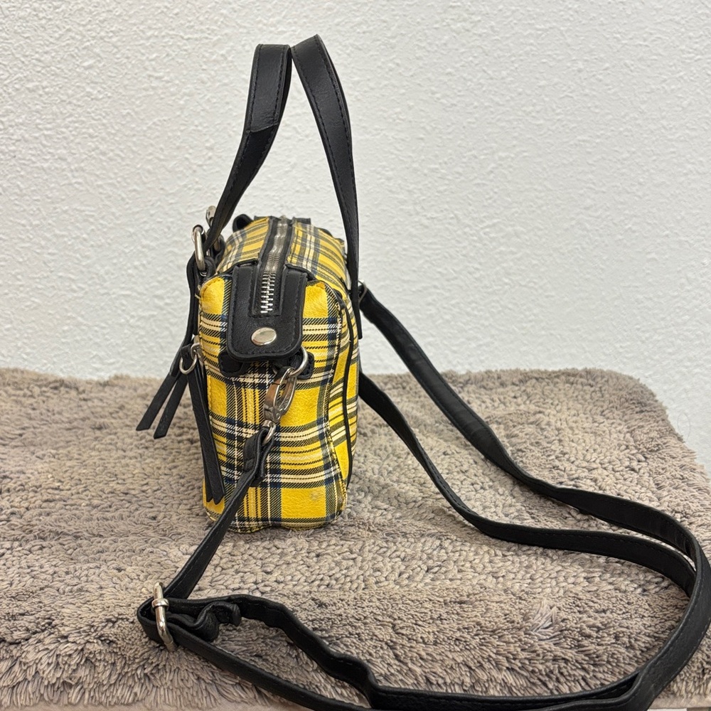 Stylish Yellow Plaid Crossbody Bag with Black Accents - Picture 6 of 10